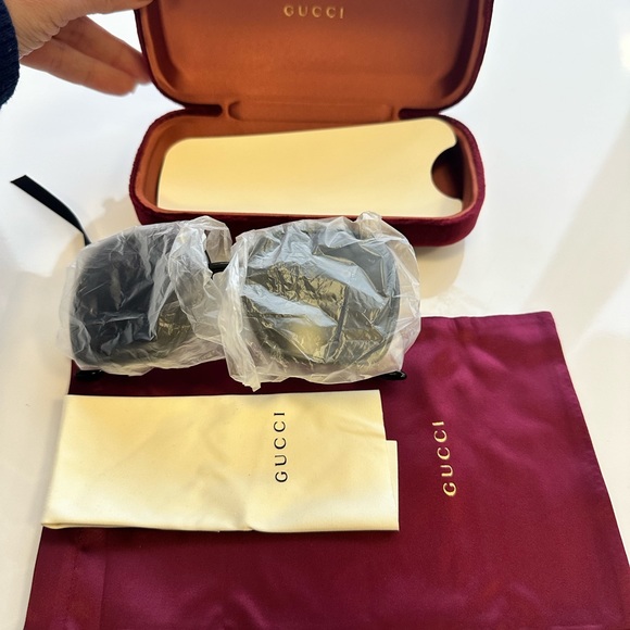 NWT Gucci iconic Horsebit sunglasses in black with light gold accent 58 mm - Picture 10 of 16